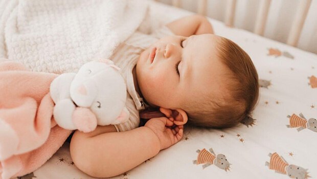 خوابیدن در نوزادان هفت ماهه