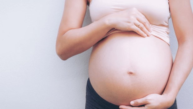 آیا داخل رفتن ناف در بارداری خطرناک است؟